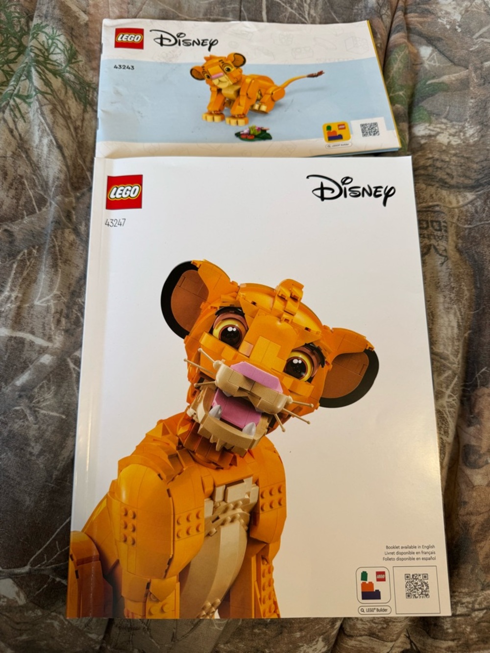 LEGO Disney Large Simba 43247 and small Simba 43243 Instruction Manual